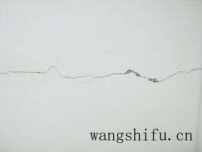 二手房墙面开裂无外乎的几个原因...（二手房墙面开裂怎么回事）