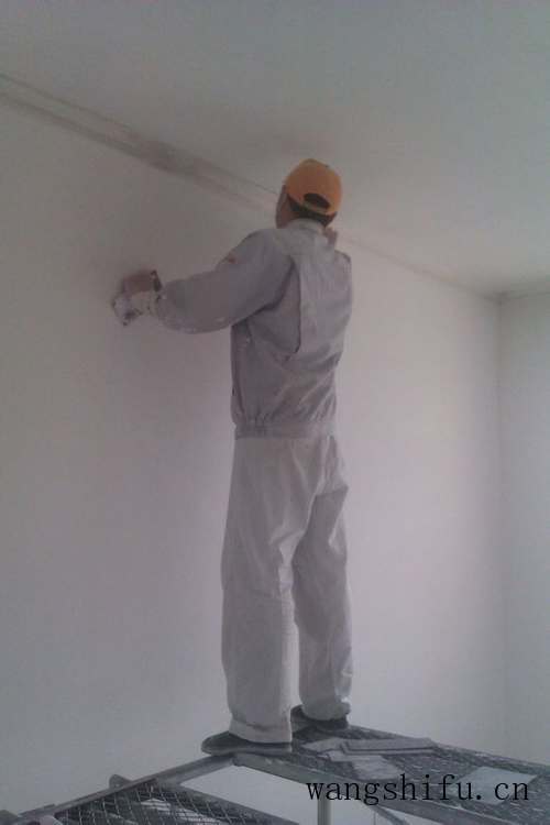 墙面刮大白的步骤及注意事项(墙面大白怎么刮) 墙面刮大白的步骤及注意事项(墙面大白怎么刮)