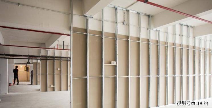 装修市场里的顶面和墙面装修的材料价格一般是多少呀