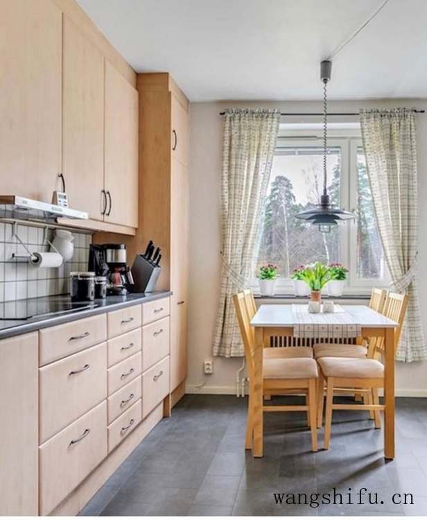 瑞典女主的老房改造，只有旧家具和绿植装饰，网友：真的服了 旧房翻新 第10张 瑞典女主的老房改造，只有旧家具和绿植装饰，网友：真的服了 旧房翻新 粉刷匠第10张