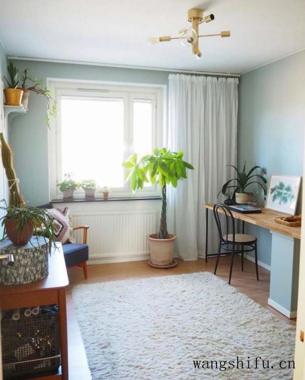 瑞典女主的老房改造，只有旧家具和绿植装饰，网友：真的服了 旧房翻新 第26张 瑞典女主的老房改造，只有旧家具和绿植装饰，网友：真的服了 旧房翻新 粉刷匠第26张
