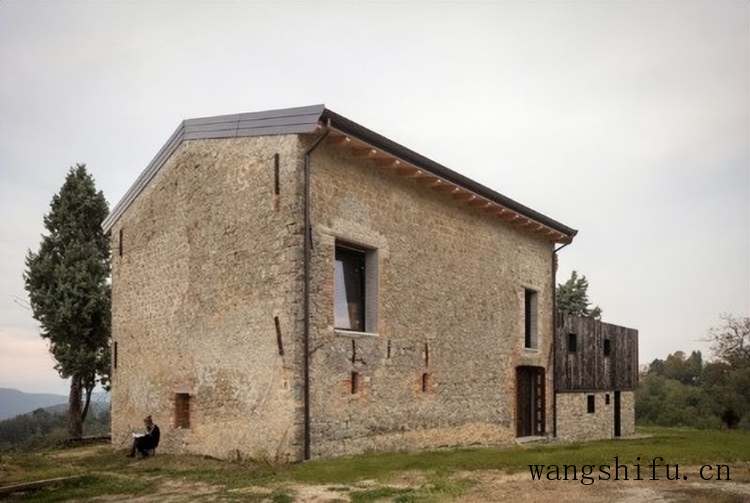 翻新的谷仓，软硬兼得的工作室｜旧房改造 旧房翻新 第12张 翻新的谷仓，软硬兼得的工作室｜旧房改造 旧房翻新 粉刷匠第12张