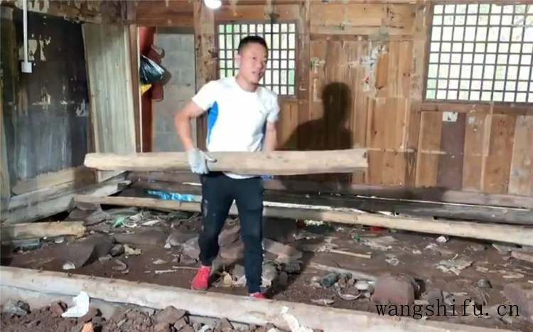 他用1个月时间，将乡下废旧木屋，变成舒适小家，住后不想回城里 旧房翻新 第3张 他用1个月时间，将乡下废旧木屋，变成舒适小家，住后不想回城里 旧房翻新 粉刷匠第3张