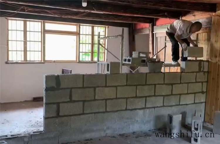 他用1个月时间，将乡下废旧木屋，变成舒适小家，住后不想回城里 旧房翻新 第7张 他用1个月时间，将乡下废旧木屋，变成舒适小家，住后不想回城里 旧房翻新 粉刷匠第7张