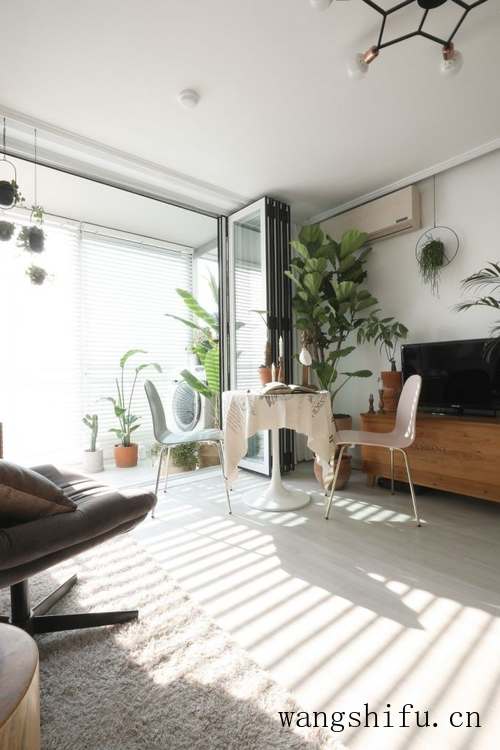 这家23年旧房改造花2万，搬空旧家具，84平一进门温馨到让人羡慕 旧房翻新 第1张 这家23年旧房改造花2万，搬空旧家具，84平一进门温馨到让人羡慕 旧房翻新 粉刷匠第1张