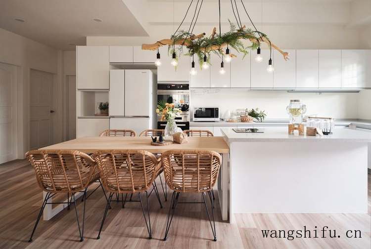 3个小姑娘回乡改造老房子，把家装成想要的样子，不做城市小房奴 旧房翻新 第9张 3个小姑娘回乡改造老房子，把家装成想要的样子，不做城市小房奴 旧房翻新 粉刷匠第9张