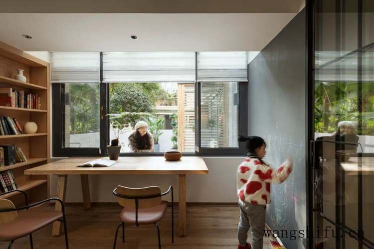 隐形壁柜床（隐形壁柜床斜拉杆螺丝断）