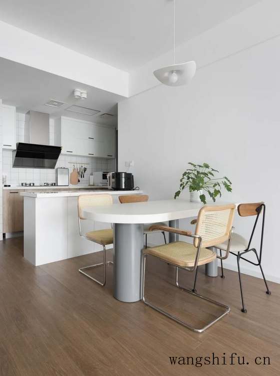 翻新95m²老破小：储物惊人、超通透空间感，小户型布局来学她家 旧房翻新 第5张 翻新95m²老破小：储物惊人、超通透空间感，小户型布局来学她家 旧房翻新 粉刷匠第5张