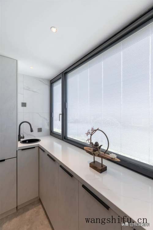 圆立式空调哪个牌子好（圆立式空调哪个牌子好一点）