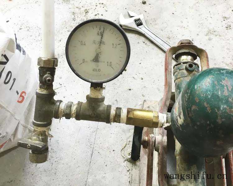 暖气管道移位，知道这些改造更完美（暖气管道移位,知道这些改造更完美吗）