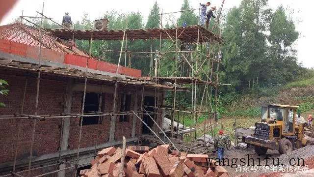 玉米石(玉米碴子粥的做法) 玉米石(玉米碴子粥的做法)