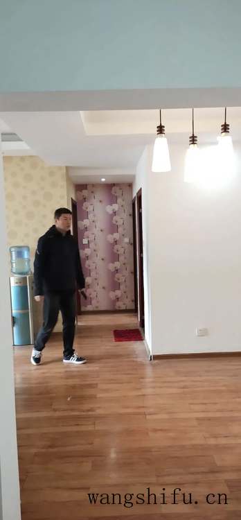 易高定制衣柜（易高定制衣柜多少钱一平方）