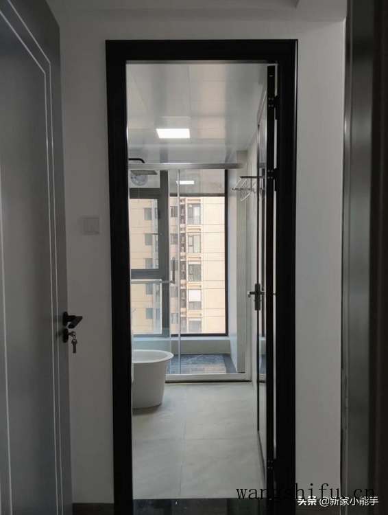 90平经典三房户型，全屋整装灰色调，极简耐看又雅致，分享一下 旧房翻新 第22张 90平经典三房户型，全屋整装灰色调，极简耐看又雅致，分享一下 旧房翻新 粉刷匠第22张