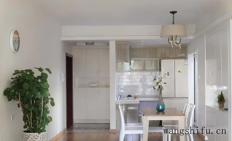 家有横梁太丑又不能砸，教大家三种设计方案，照着装就行了 旧房翻新 第4张 家有横梁太丑又不能砸，教大家三种设计方案，照着装就行了 旧房翻新 粉刷匠第4张