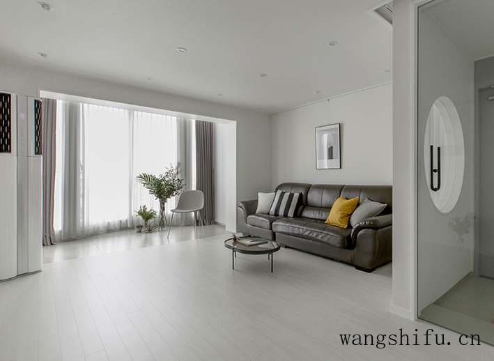 95㎡花了20万简装，铺个地砖刷个白墙，一人居住足够幸福了 旧房翻新 第3张 95㎡花了20万简装，铺个地砖刷个白墙，一人居住足够幸福了 旧房翻新 粉刷匠第3张