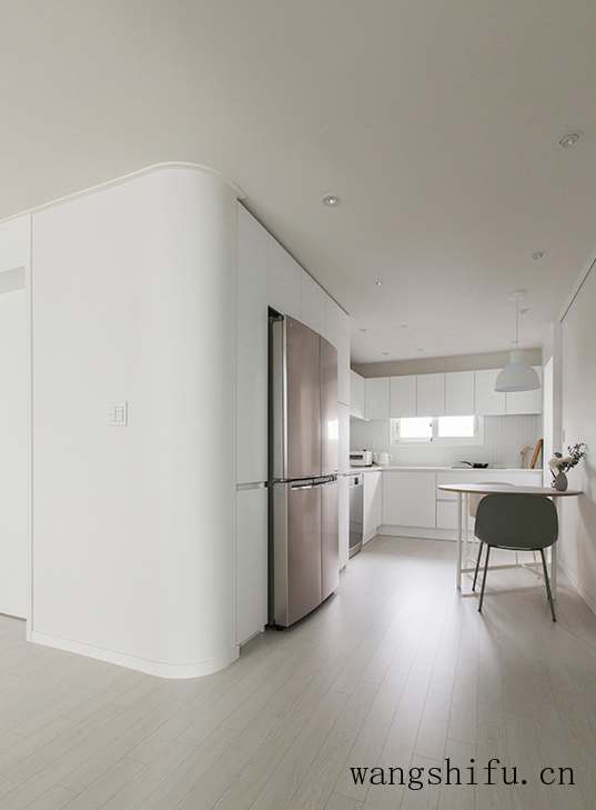 95㎡花了20万简装，铺个地砖刷个白墙，一人居住足够幸福了 旧房翻新 第7张 95㎡花了20万简装，铺个地砖刷个白墙，一人居住足够幸福了 旧房翻新 粉刷匠第7张