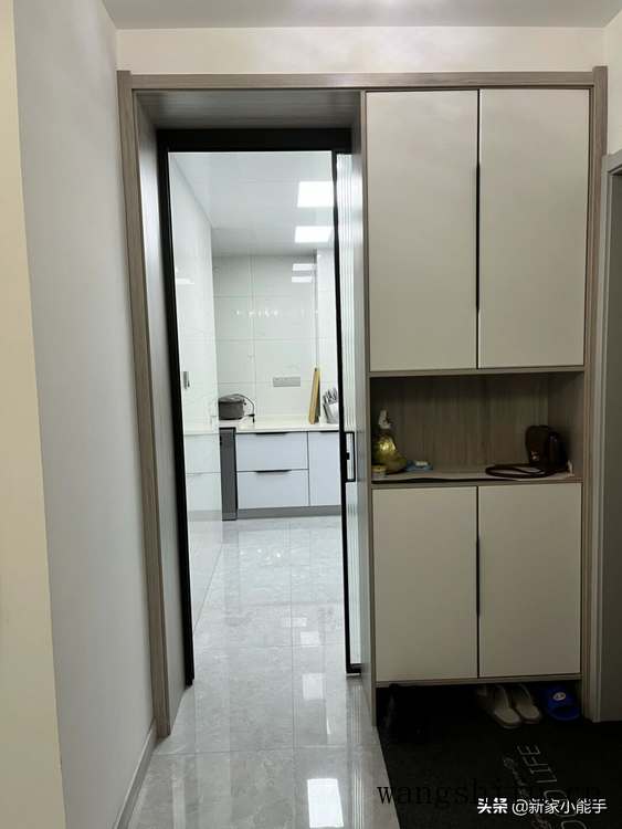 她家花19万装修95平小三房，不做电视墙，把阳台打通效果非常满意 旧房翻新 第1张 她家花19万装修95平小三房，不做电视墙，把阳台打通效果非常满意 旧房翻新 粉刷匠第1张