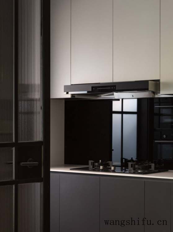 怎么舒服怎么来，130㎡住宅，全屋黑白灰，一人居潇洒又惬意