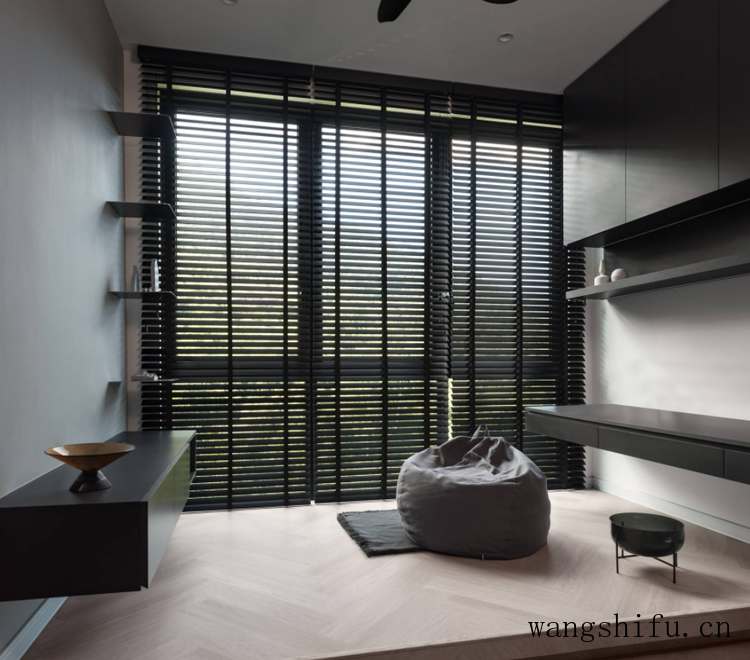 怎么舒服怎么来，130㎡住宅，全屋黑白灰，一人居潇洒又惬意