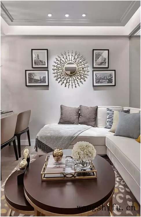 65㎡黑白灰配原木色，华丽有格调，开阔又时尚（黑白灰搭配原木色）