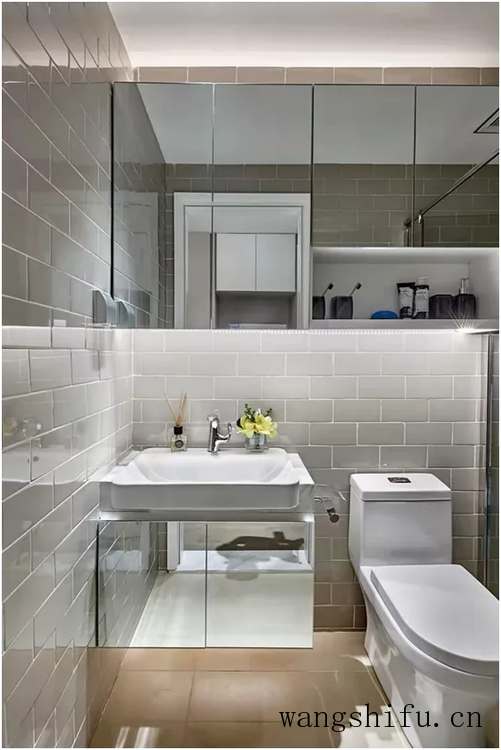 65㎡黑白灰配原木色，华丽有格调，开阔又时尚（黑白灰搭配原木色）