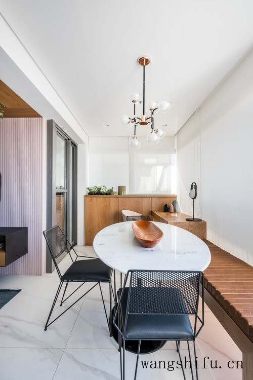 65㎡装得够聪明！靠窗打错层卡座，一边代替餐椅，另一边做桌面 旧房翻新 第7张 65㎡装得够聪明！靠窗打错层卡座，一边代替餐椅，另一边做桌面 旧房翻新 粉刷匠第7张