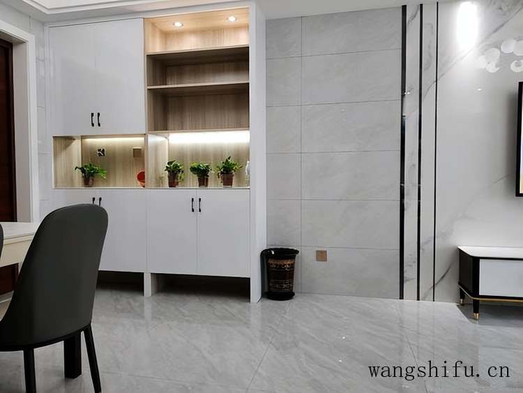 88平，硬装和软装总共花18万，有点超预算了，全屋瓷砖上墙了（88平米装修10万够吗）