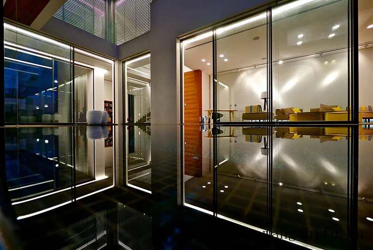 黑色和白色哪个是零线（黑色和白色哪个是零线哪个是火线）