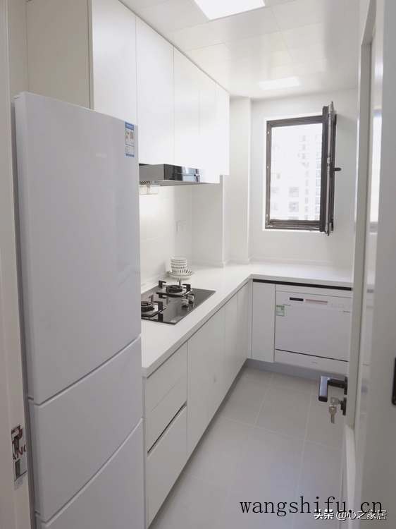 每一种家居风格背后都有故事，70㎡极简装修，打造一种纯净的生活（简约风格家居案例）