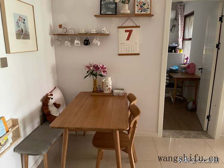 70㎡简约家装风格，小而温馨简而时尚，小客厅大阳台打造多样生活 旧房翻新 第3张 70㎡简约家装风格，小而温馨简而时尚，小客厅大阳台打造多样生活 旧房翻新 粉刷匠第3张