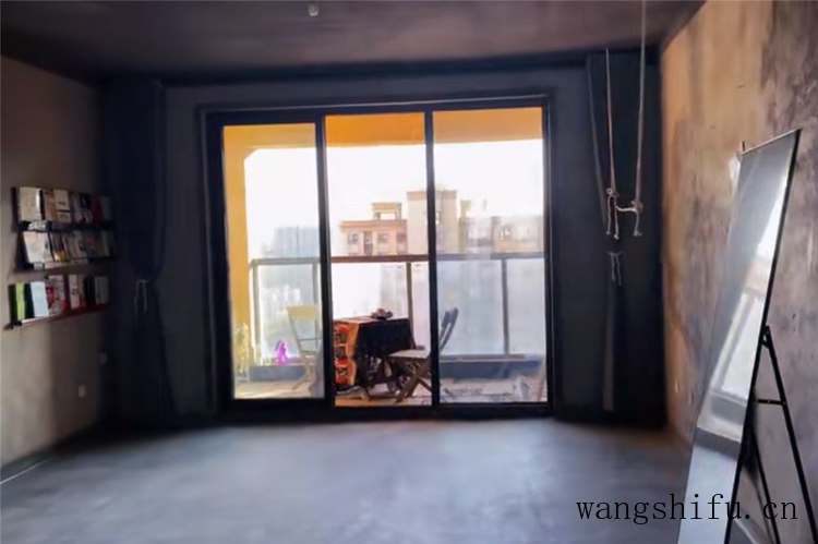 一位姑娘晒出独居的家，毛坯房不装修直接住，网友：也是服了 旧房翻新 第1张 一位姑娘晒出独居的家，毛坯房不装修直接住，网友：也是服了 旧房翻新 粉刷匠第1张