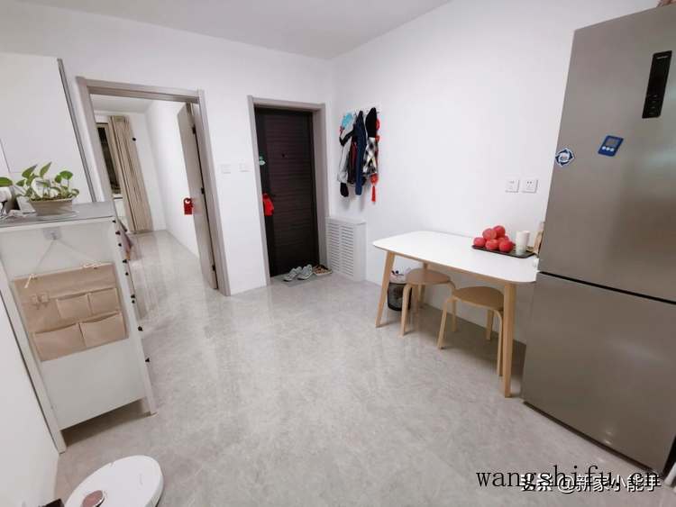 这是我见过最极简的装修,全屋大白墙,不做吊顶,一家三口很幸福 这是我见过最极简的装修,全屋大白墙,不做吊顶,一家三口很幸福