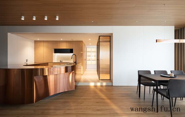 卧室沙发（卧室沙发和床的摆放图）