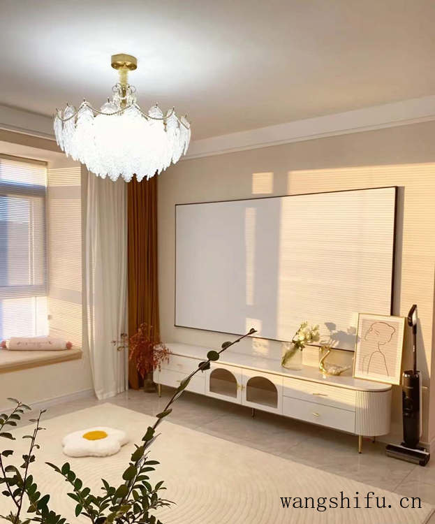 她家80平米，硬装只花了4W，比样板间还漂亮，朋友说花40W都信（4万装修80平米）