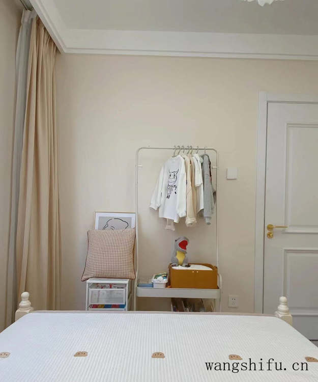 她家80平米，硬装只花了4W，比样板间还漂亮，朋友说花40W都信（4万装修80平米）