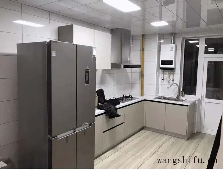 刮腻子前墙面怎么找平