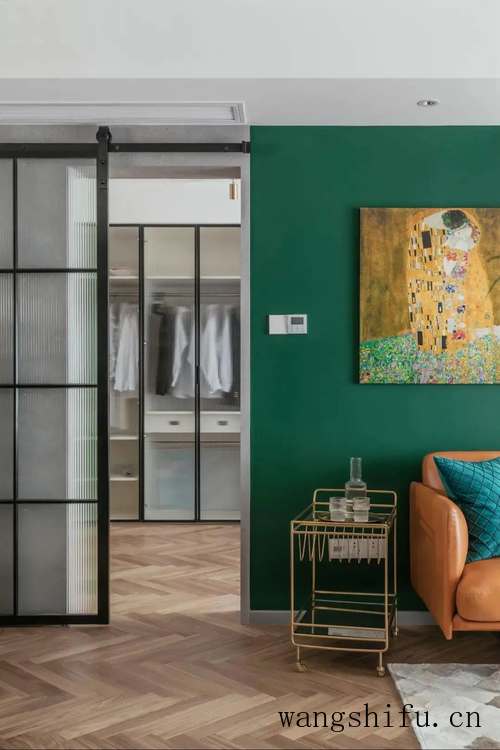 80㎡二房，花5W爆改成浪漫轻奢风的一居室，实用性更强，颜值更高（轻奢风格两室效果图）