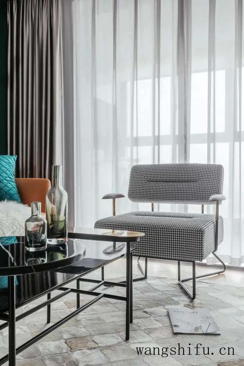 80㎡二房，花5W爆改成浪漫轻奢风的一居室，实用性更强，颜值更高（轻奢风格两室效果图）