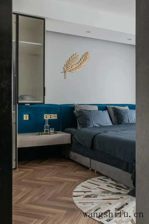 80㎡二房，花5W爆改成浪漫轻奢风的一居室，实用性更强，颜值更高（轻奢风格两室效果图）