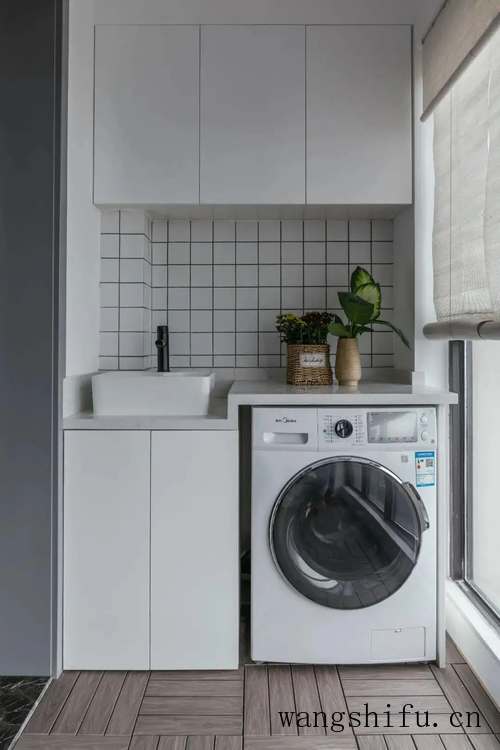 80㎡二房，花5W爆改成浪漫轻奢风的一居室，实用性更强，颜值更高（轻奢风格两室效果图）