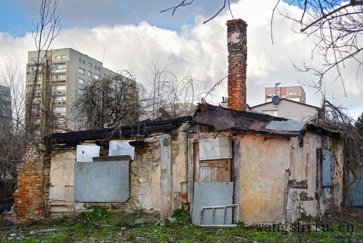 高层墙壁开裂原因?高层墙壁开裂如何修补?