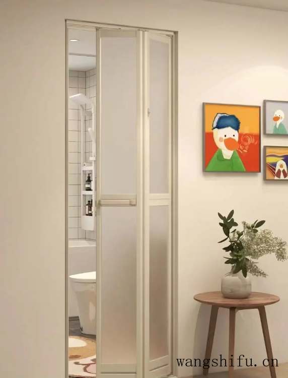 小卫生间注定憋屈？网友：我家才2㎡这么装真好用