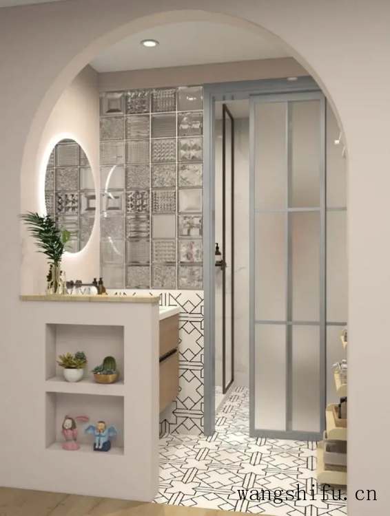 小卫生间注定憋屈？网友：我家才2㎡这么装真好用