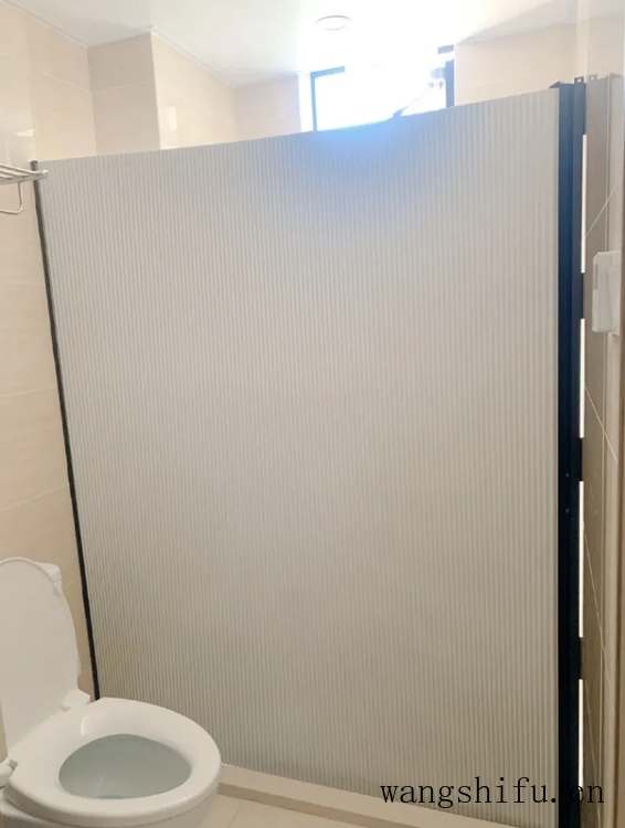 小卫生间注定憋屈？网友：我家才2㎡这么装真好用