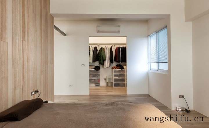 旧房改造，四卧改一卧，去繁从简原木元素的通透世界！