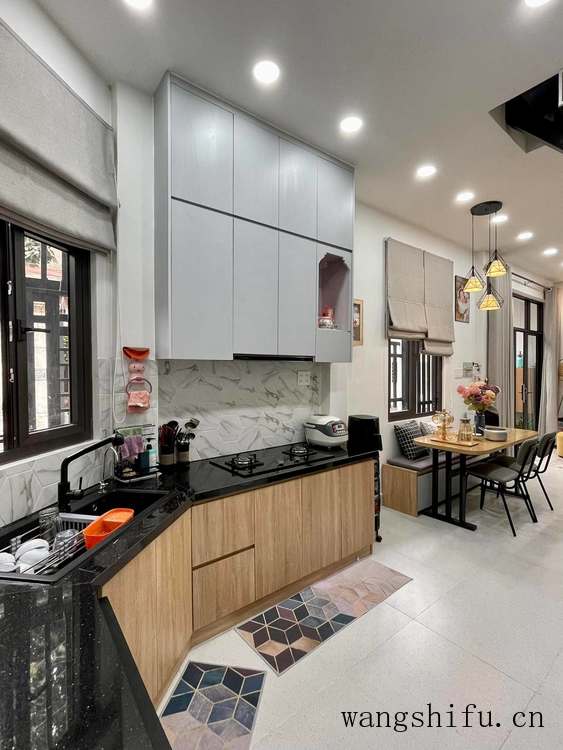 占地28㎡老房，挂了3年没卖掉，重装2层变3层，留给女儿自住挺好