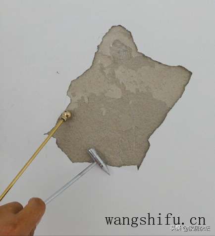 旧房翻新，原墙地面和顶板的处理要尤为注意，否则会引发很多问题