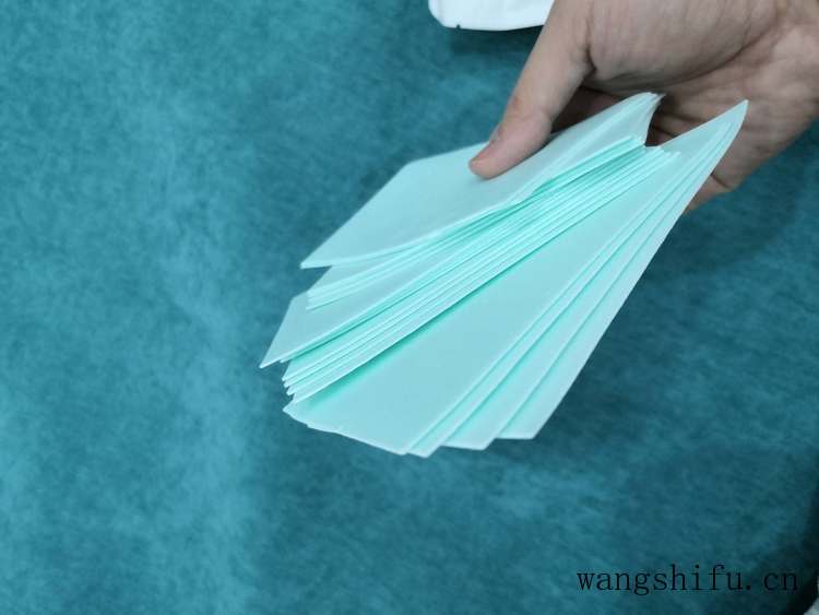 花5万把车库改造成住房，不到25平，变成老人的理想居所（20平车库改造住人图片）