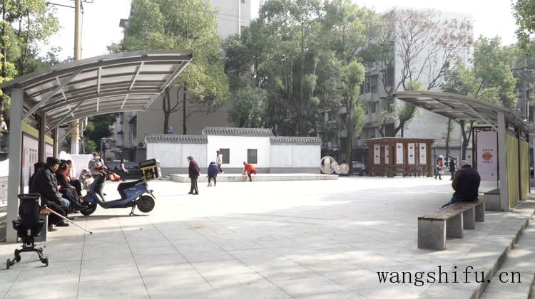 如何防止狐狸狗入侵你的花园？