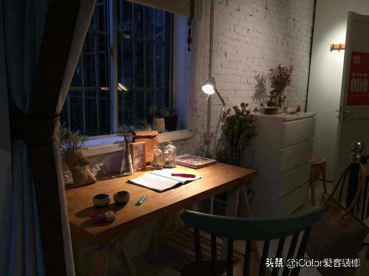 “老破大”翻新改造，全屋“寒酸”大白墙，业主却偏爱这异域风情（旧大白墙翻新）